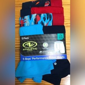 5 boys performance dinosaurs boxer briefs size  Large 10-12